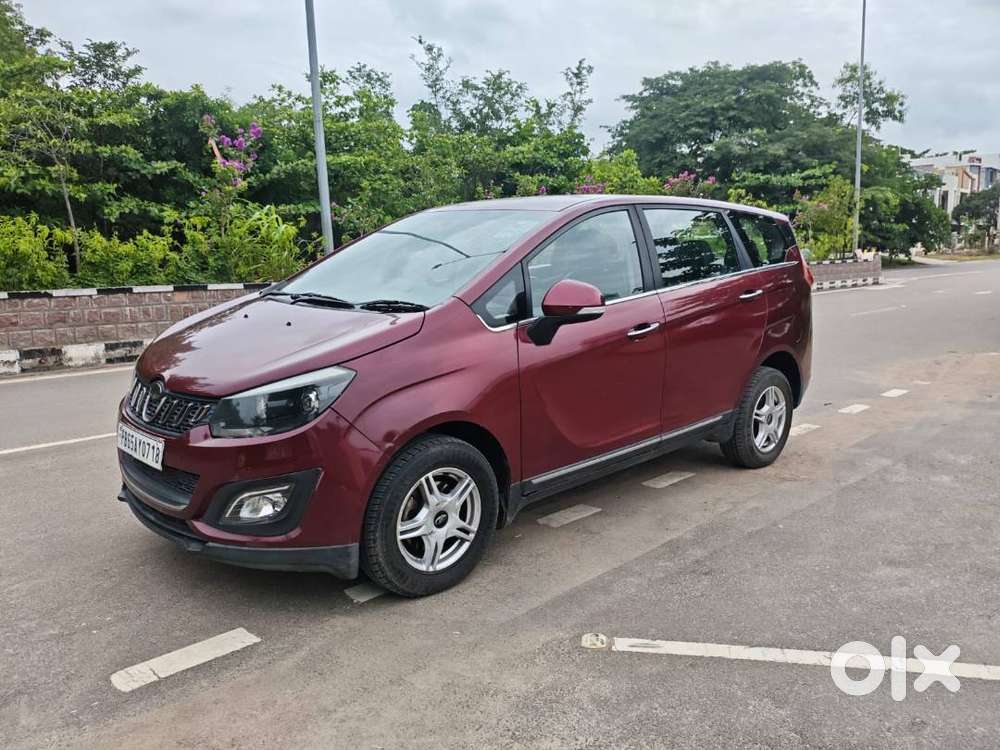 Mahindra Marazzo M6 2020