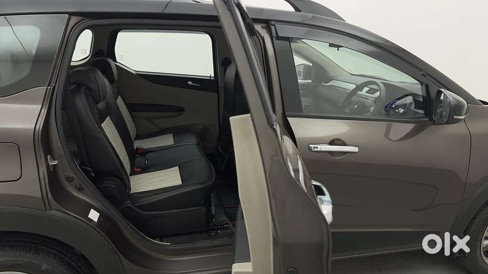 Renault Triber Rxz Easy-r Amt Dual Tone, 2023, Petrol