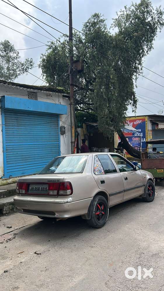Maruti Suzuki Esteem 2002