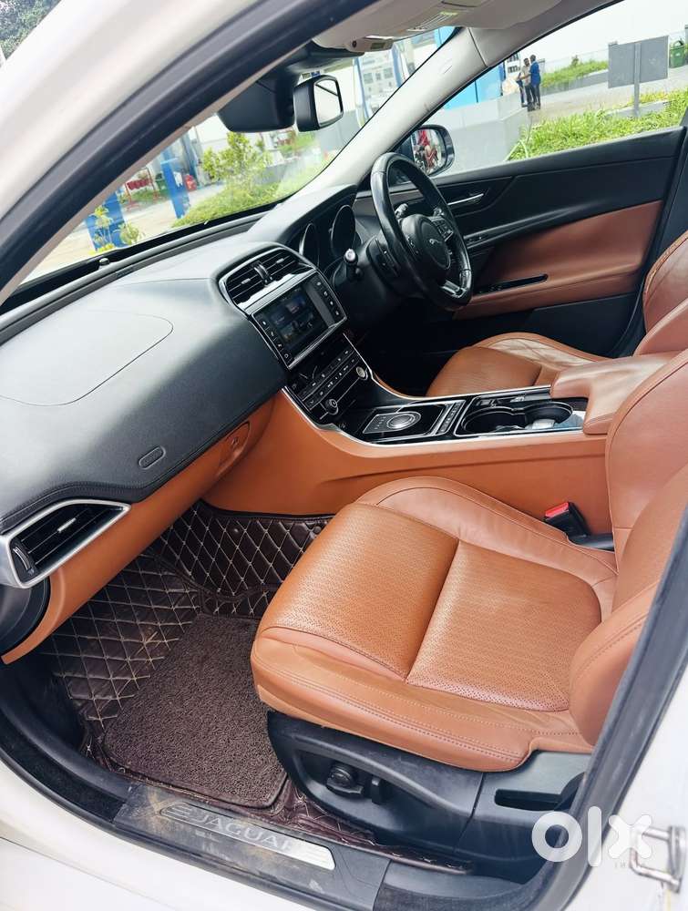 Jaguar Xe Portfolio, 2017, Diesel