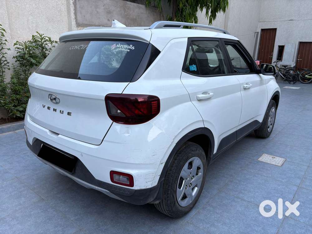 Hyundai Venue 1.2 S Plus, 2022, Petrol