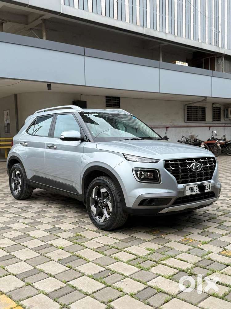 Hyundai Venue 1.0 Sx (o) Turbo Dual Tone, 2022, Petrol