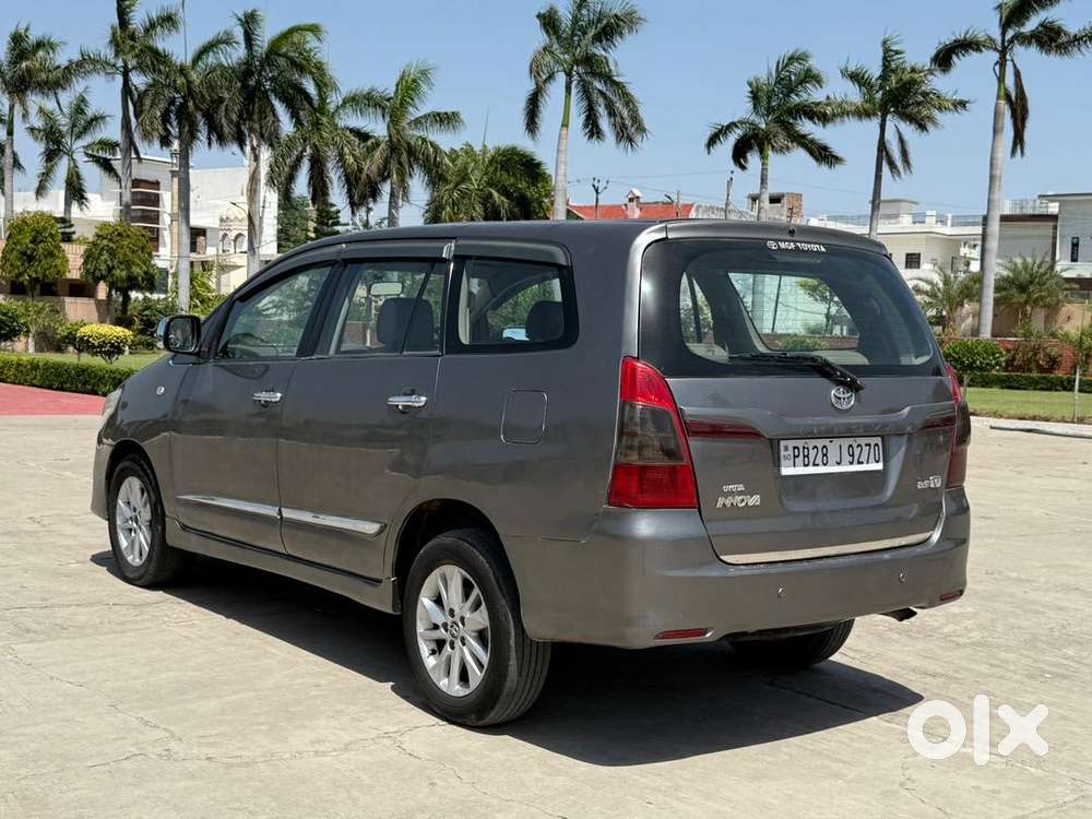 Toyota Innova 2014