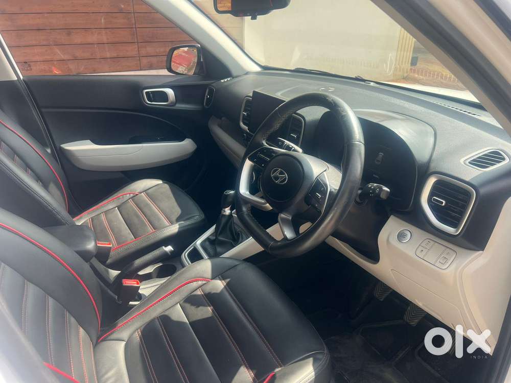 Hyundai Venue Sx Mt, 2023, Petrol