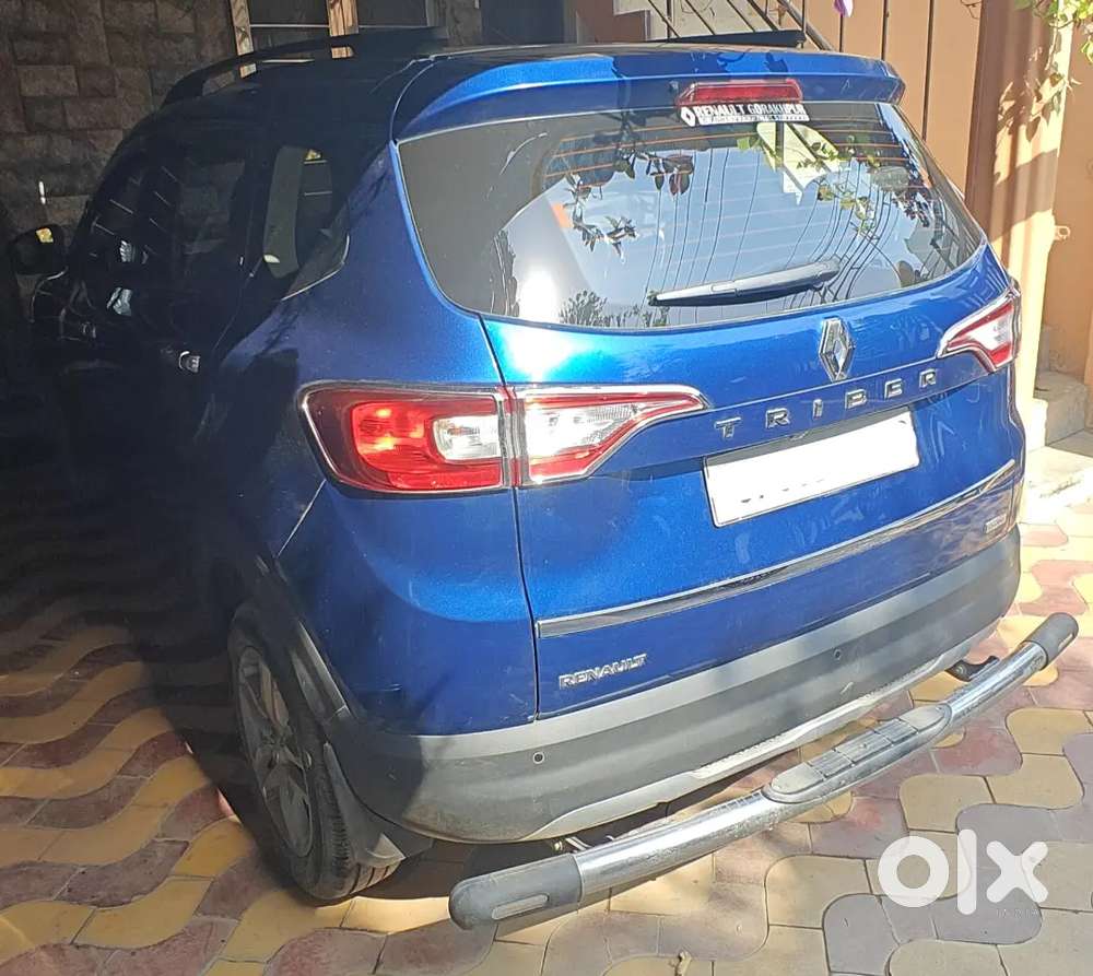 Less Driven Perfect Condition 7 Seater Car For Immediate Sale