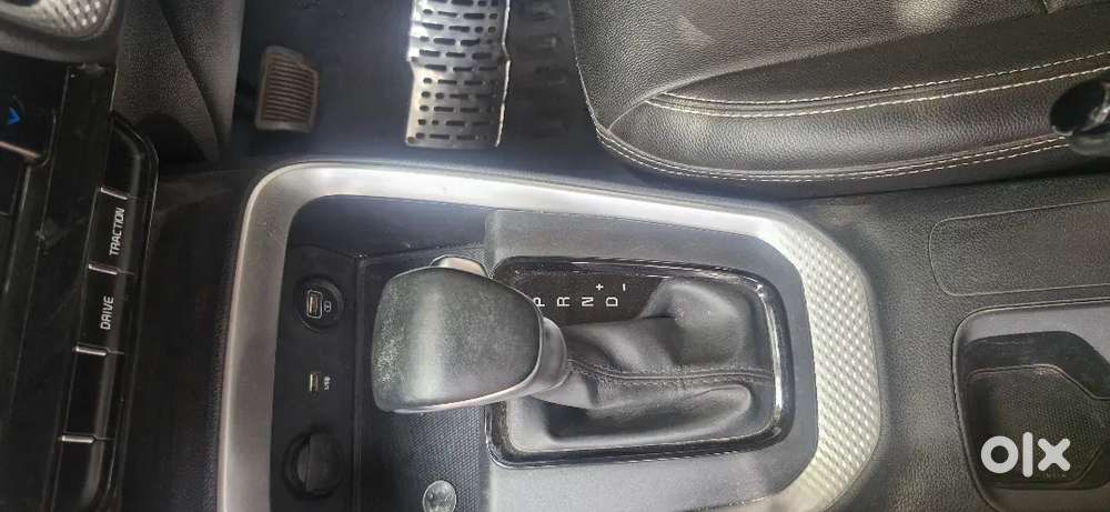 Kia Sonet White Fully Automatic