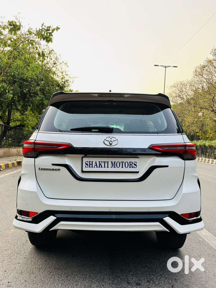 Toyota Fortuner Legender