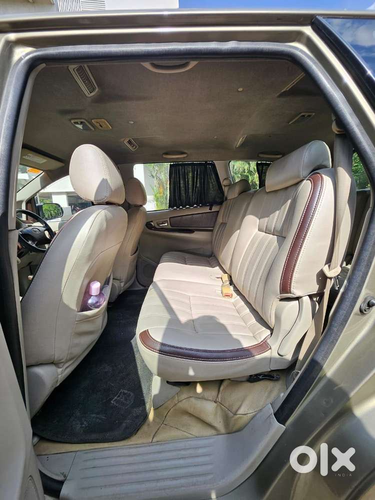 Toyota Innova 2.5 V Diesel 7-seater, 2006, Diesel