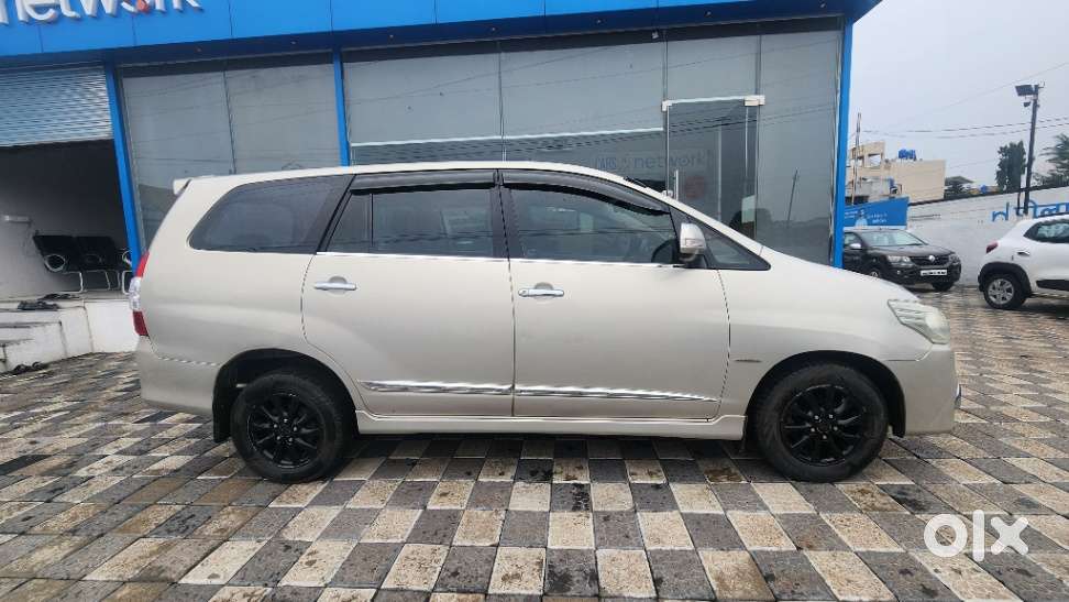 Toyota Innova 2.5 V 8 Str, 2015, Diesel