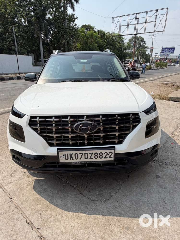 Hyundai Venue Diesel 2021 Sunroof 1st Owner