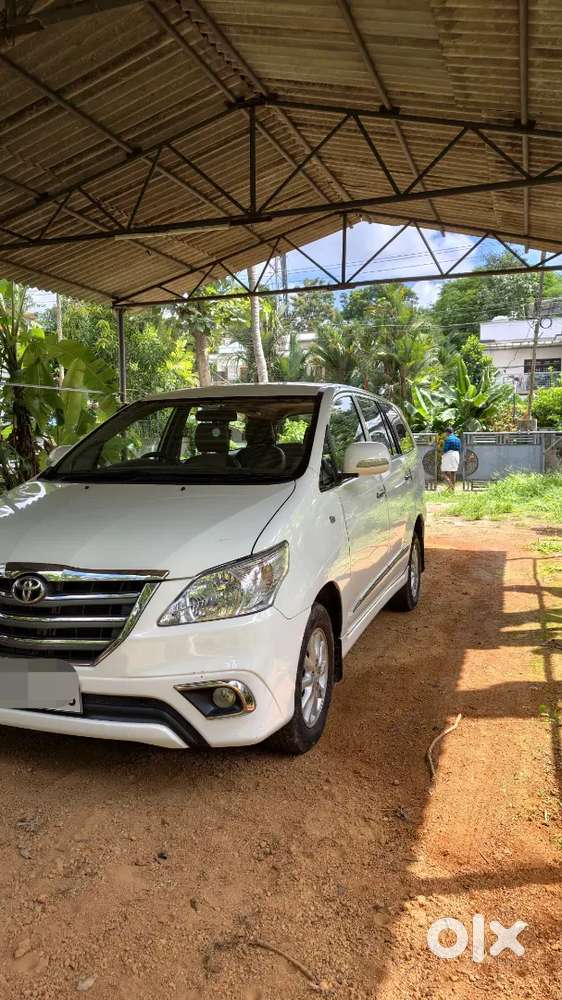 Toyota Innova 2014 Diesel Well Maintained