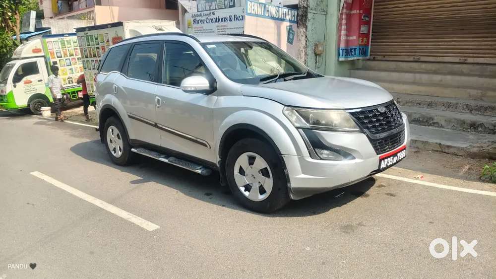Xuv 500 Showroom Track
