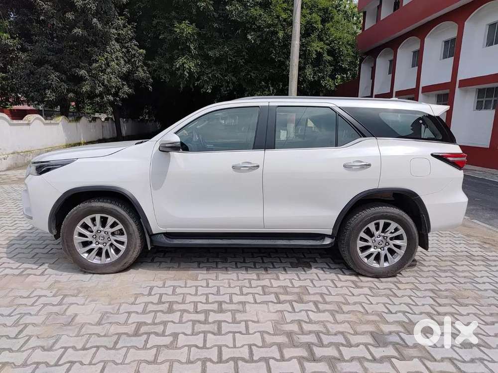 I Am Owner -  Toyota Fortuner 2024 Diesel Well Maintained