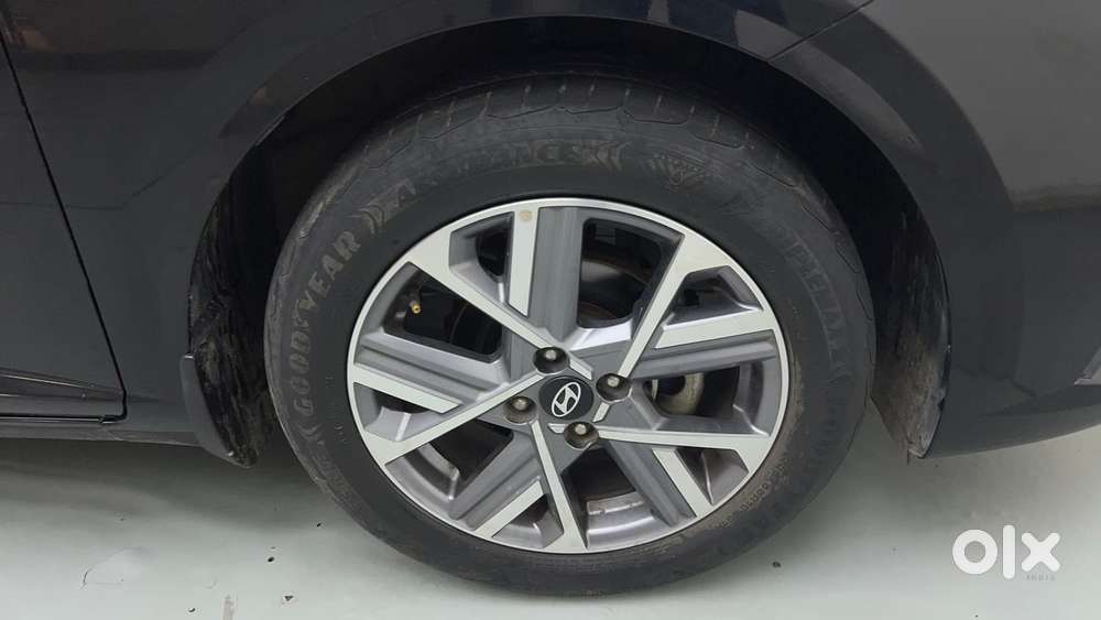 Hyundai Verna 1.5 Sx Petrol Mt, 2023, Petrol