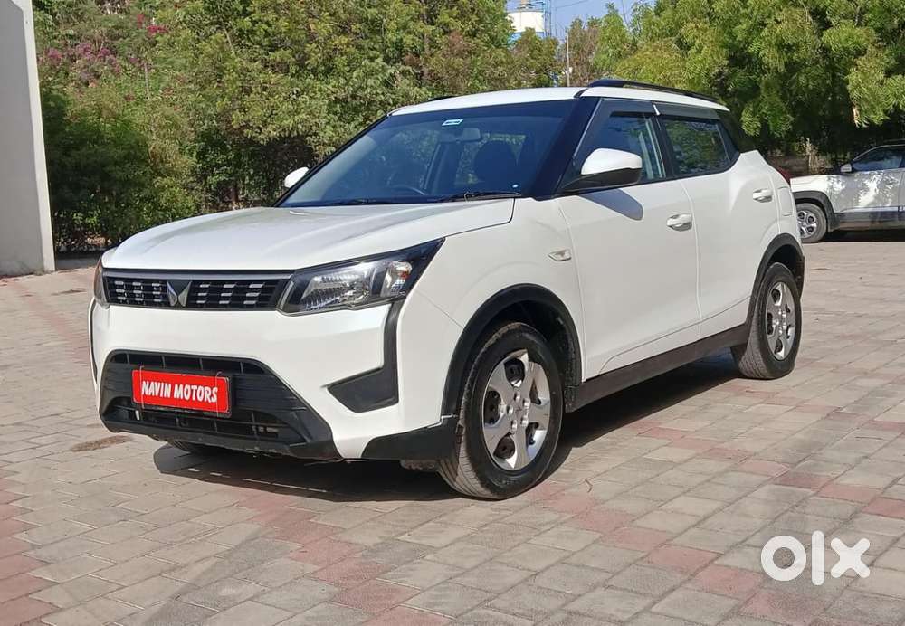 Mahindra Xuv300 1.2 W6 Amt Petrol, 2024, Petrol