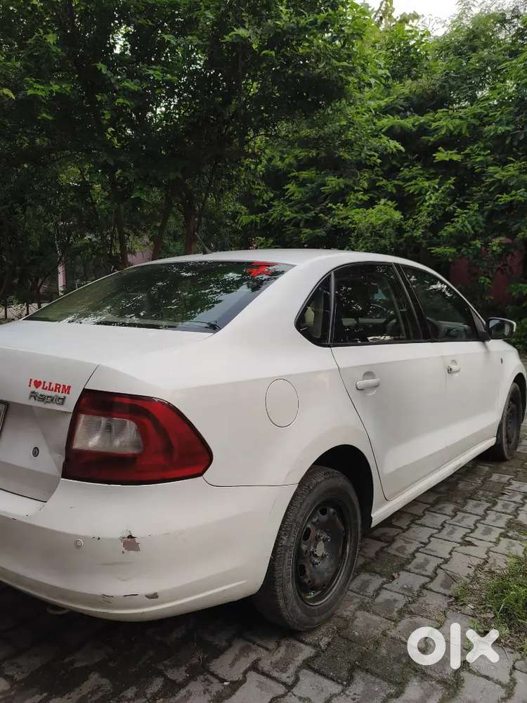 Skoda Rapid Elegance 2013 Diesel Manual