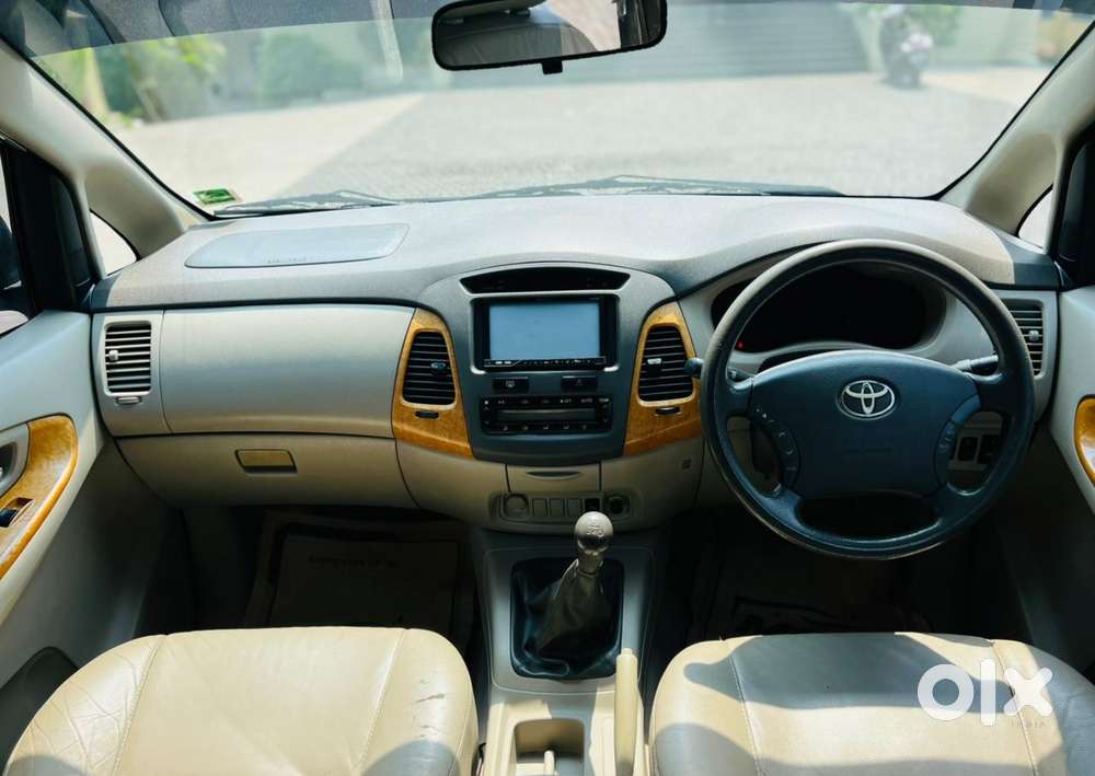 Toyota Innova 2.5 Vx 8 Str, 2011, Diesel