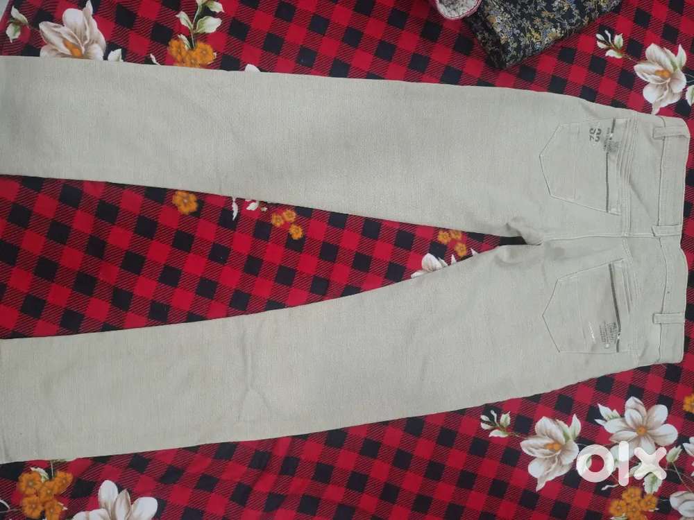 Cream coloured trauser for sale