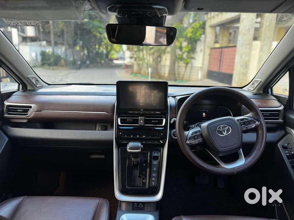 Toyota Innova Hycross 2.0 Zx (o) Hybrid 7 Str, 2025, Petrol