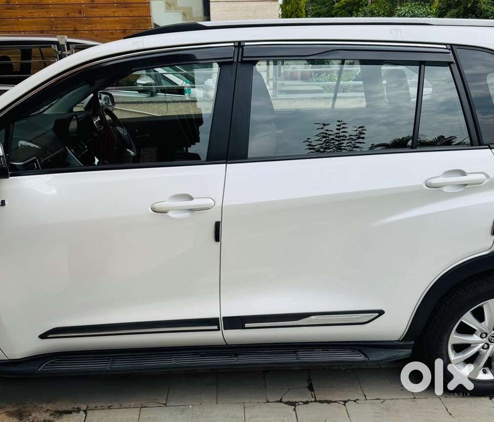 Toyota Hycross,white, 18500 Km, Fully Maintained, Excellent Condition