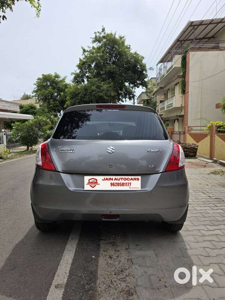 Maruti Suzuki Swift Vxi + Manual, 2012, Petrol