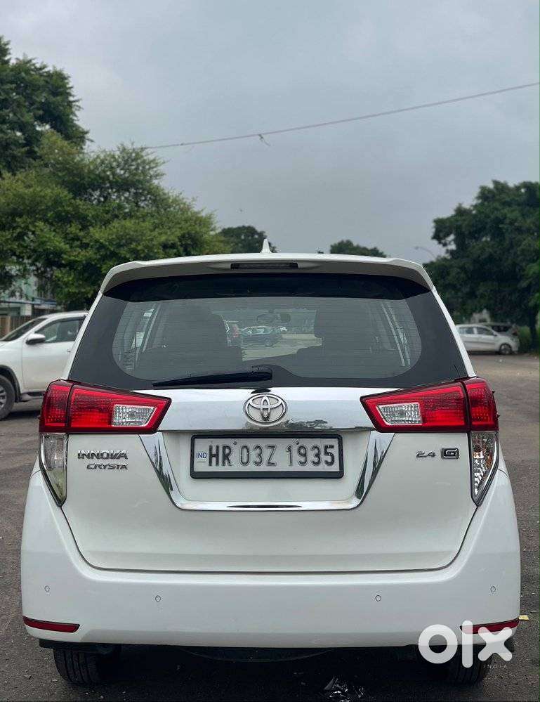 Toyota Innova Crysta 2.4 G Plus Mt 8 Str, 2020, Diesel