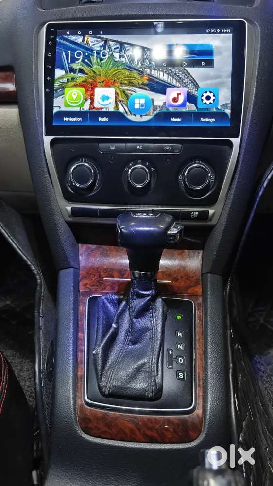 Skoda Laura 2012