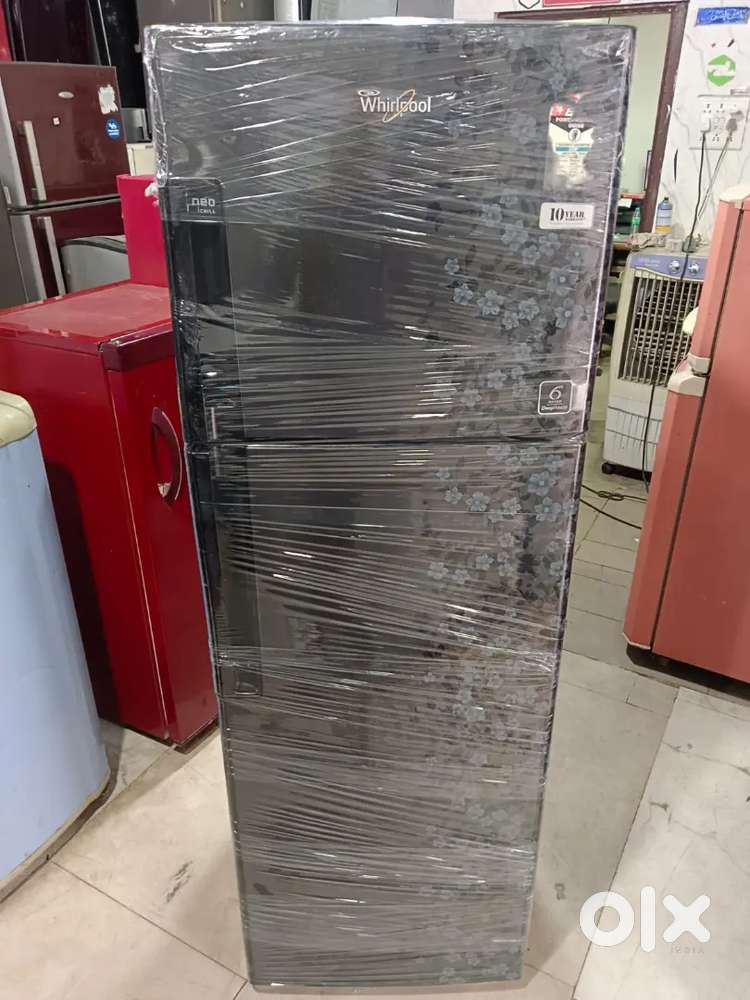 I'd67000 whirlpool 270 ltr 5 star double door fridge