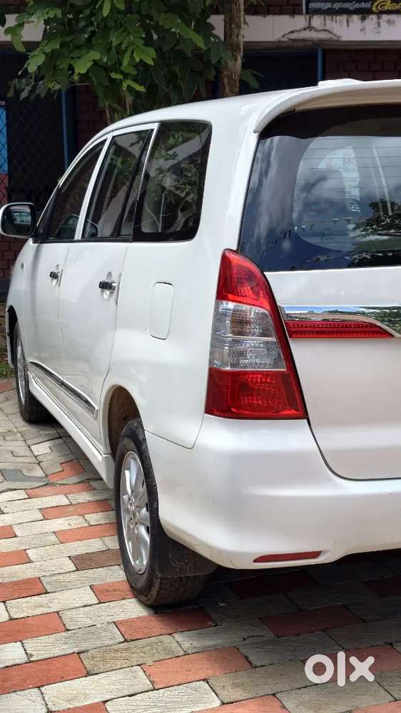 Toyota Innova 2014 Diesel Well Maintained