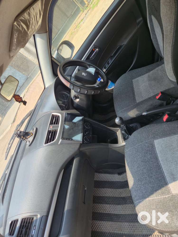 Maruti Suzuki Swift Vxi 1.2 Abs Bs-iv, 2012, Petrol