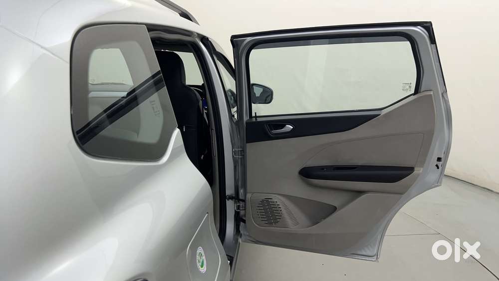 Renault Triber Rxz Easy-r Amt, 2024, Petrol