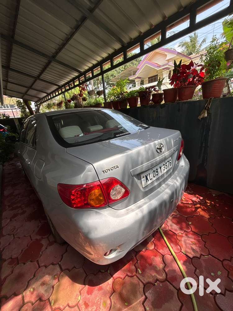Toyota Corolla Altis 2010 Petrol Well Maintained
