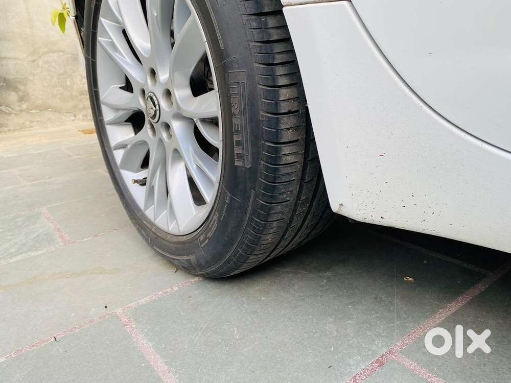 Jaguar Xfs 3.0 V6 With Complete Company Service Record Till Date