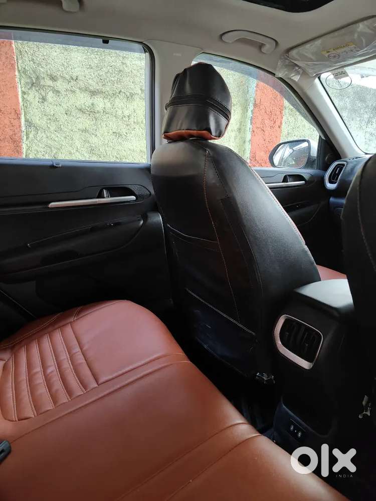 Kia Sonet Petrol With Sunroof