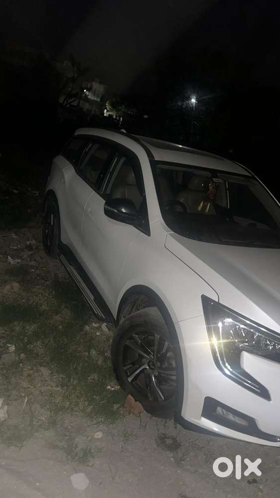 Mahindra Xuv700 2.0 Ax 7 Petrol Mt Str, 2022, Diesel