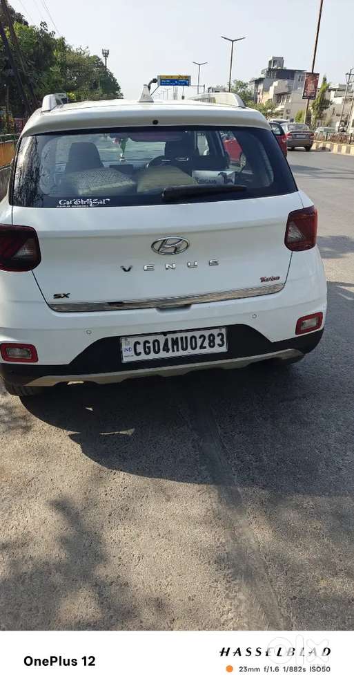 Hyundai Venue Petrol ( Turbo) 62000 Driven