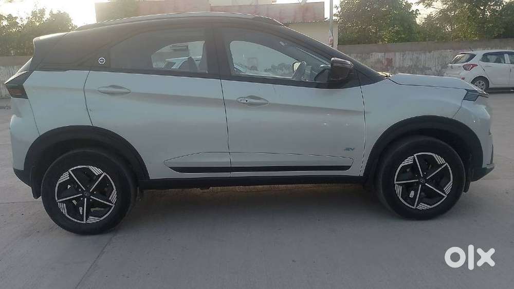 Tata Nexon Ev Empowered Plus Lr, 2024