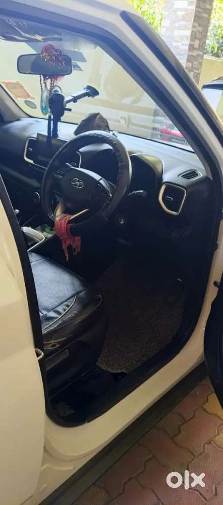 Hyundai Venue 2019 Diesel 63000 Km Driven