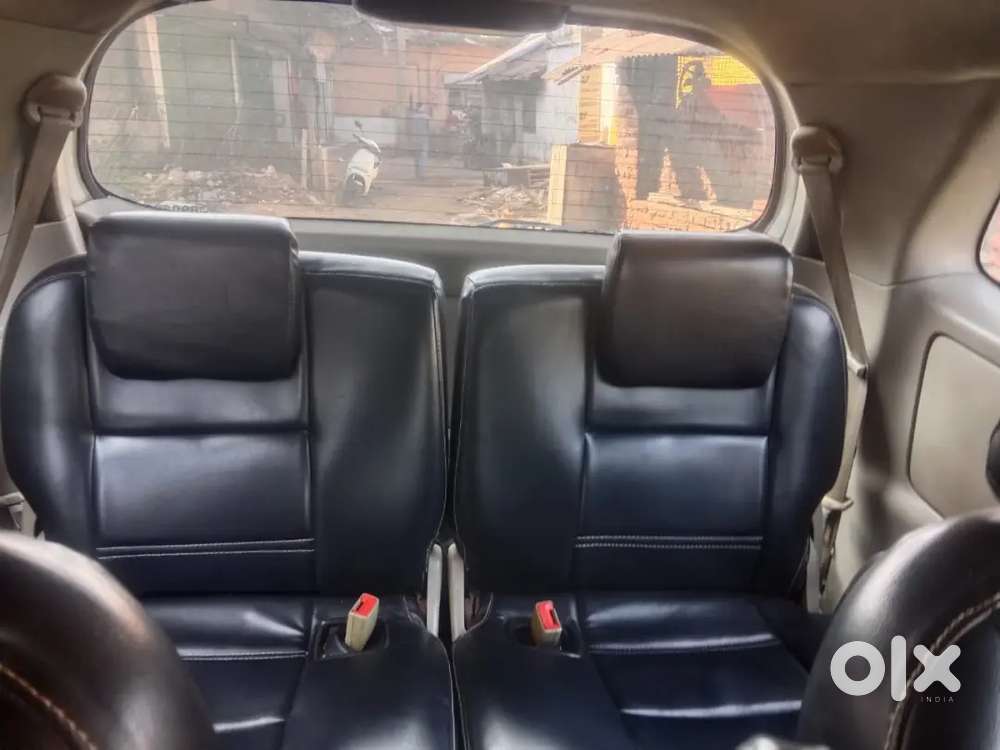 Toyota Innova 2.5 E 2010
