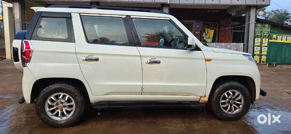 Mahindra Tuv 300 1.5 T8 2017