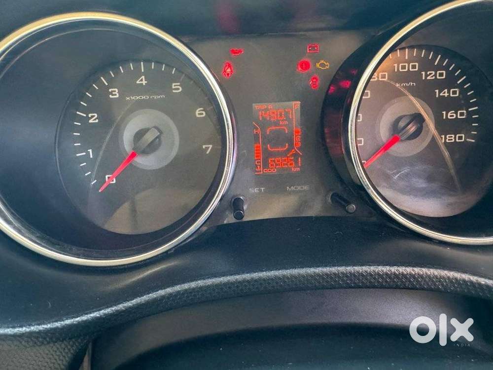 Mahindra Tuv 300 T8, 2015, Diesel