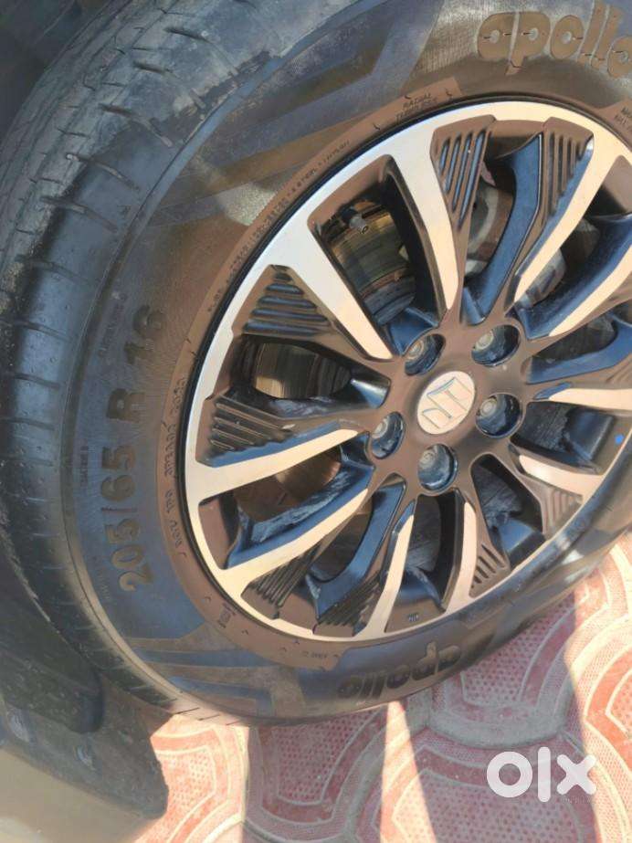 Maruti Suzuki Brezza Vxi At, 2020, Petrol