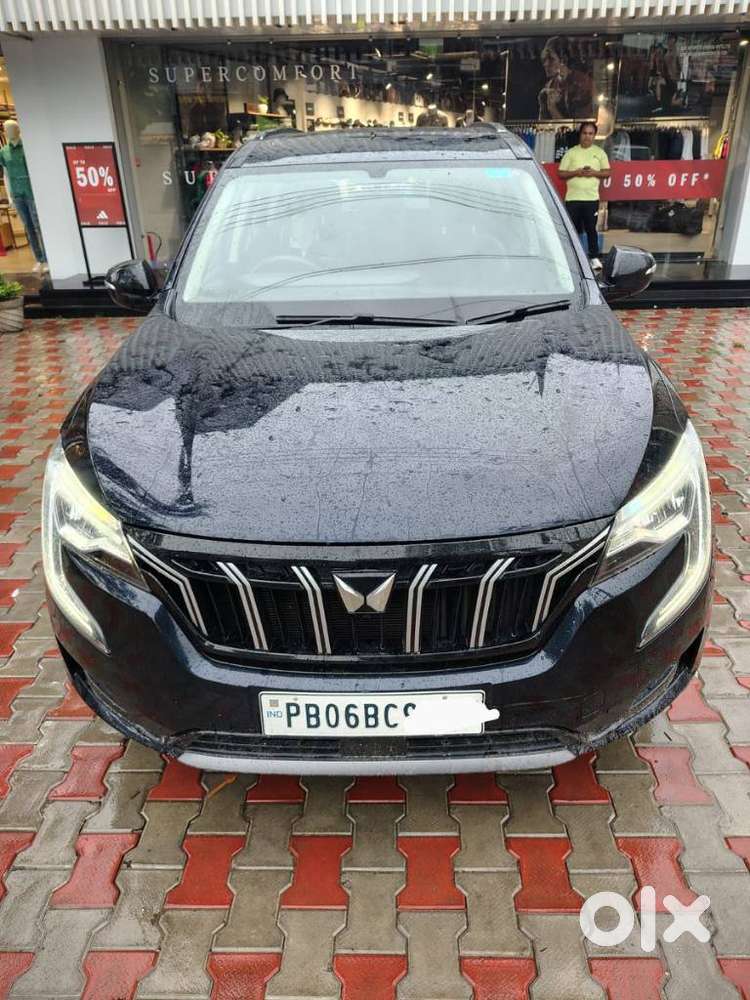 Mahindra Xuv700 2.0 Ax 5 Petrol Mt Str, 2022, Petrol
