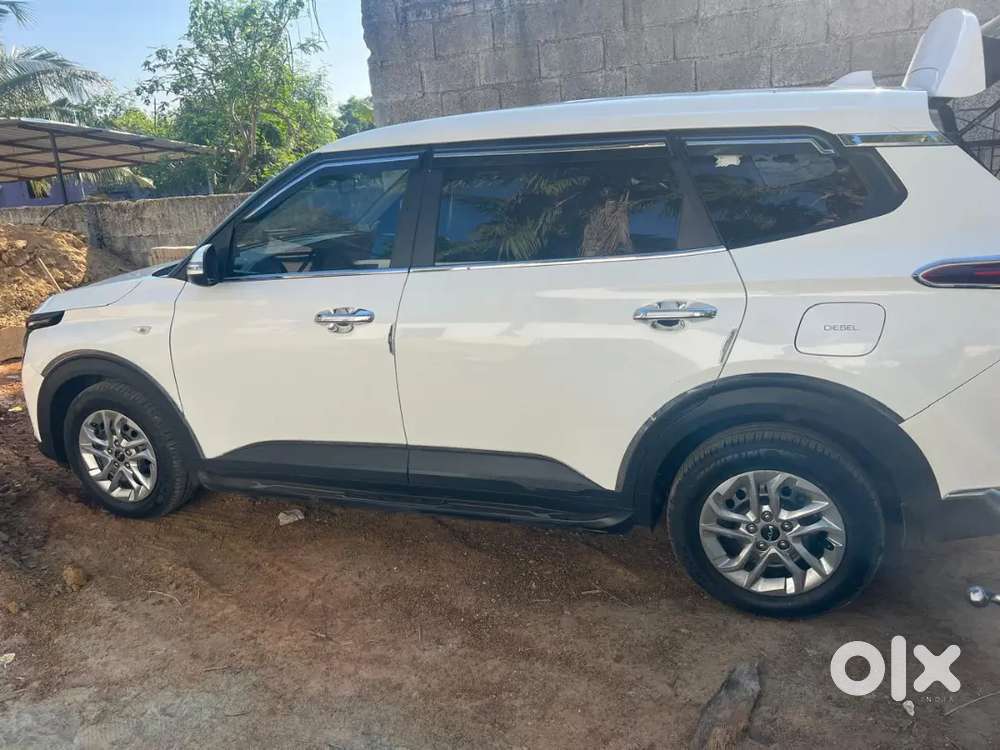 Kia Carens 2024 Diesel Well Maintained