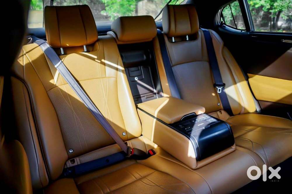 Lexus Es 300h Luxury, 2020, Cng & Hybrids