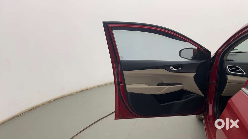 Hyundai Verna 1.5 Sx Ivt, 2022, Petrol