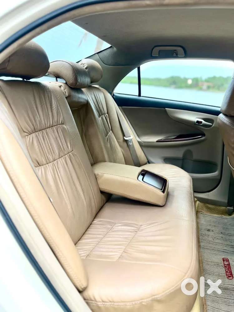 Toyota Corolla Altis 2011