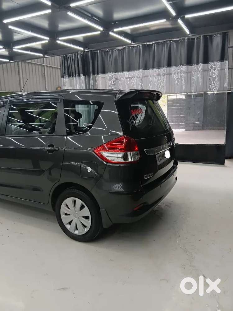Maruti Suzuki Eritiga Vxi.