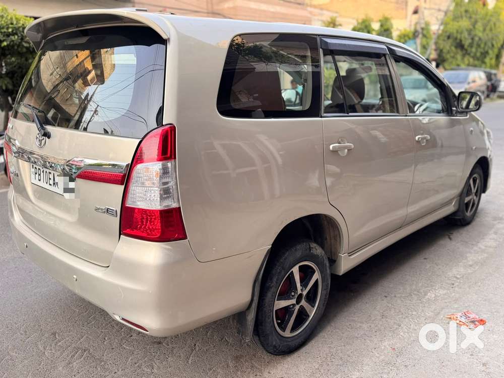 Toyota Innova 2.5 G (diesel) 8 Seater, 2012, Diesel