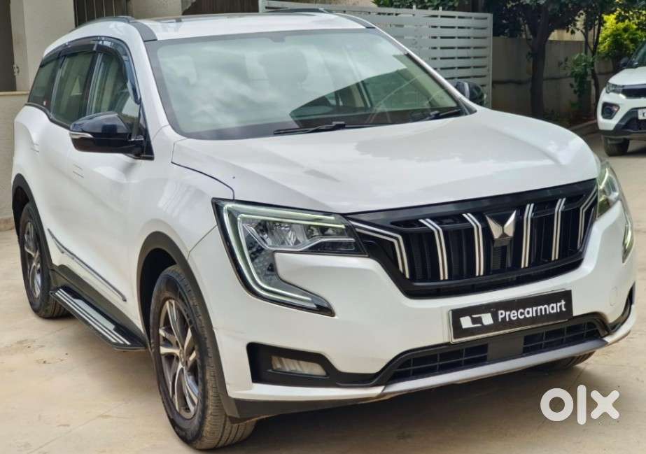 Mahindra Xuv700 2.0 Ax 5 Petrol Mt 7 Str, 2022, Petrol